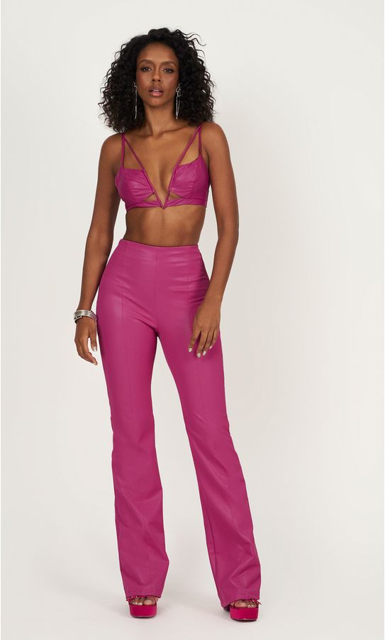 13010199-calca-flare-faux-leather-estruturada-pink-1